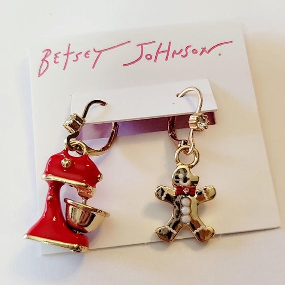 Betsey Johnson mismatched earnings Kitchen Aid mixer & Gingerbread cookie - Picture 5 of 6